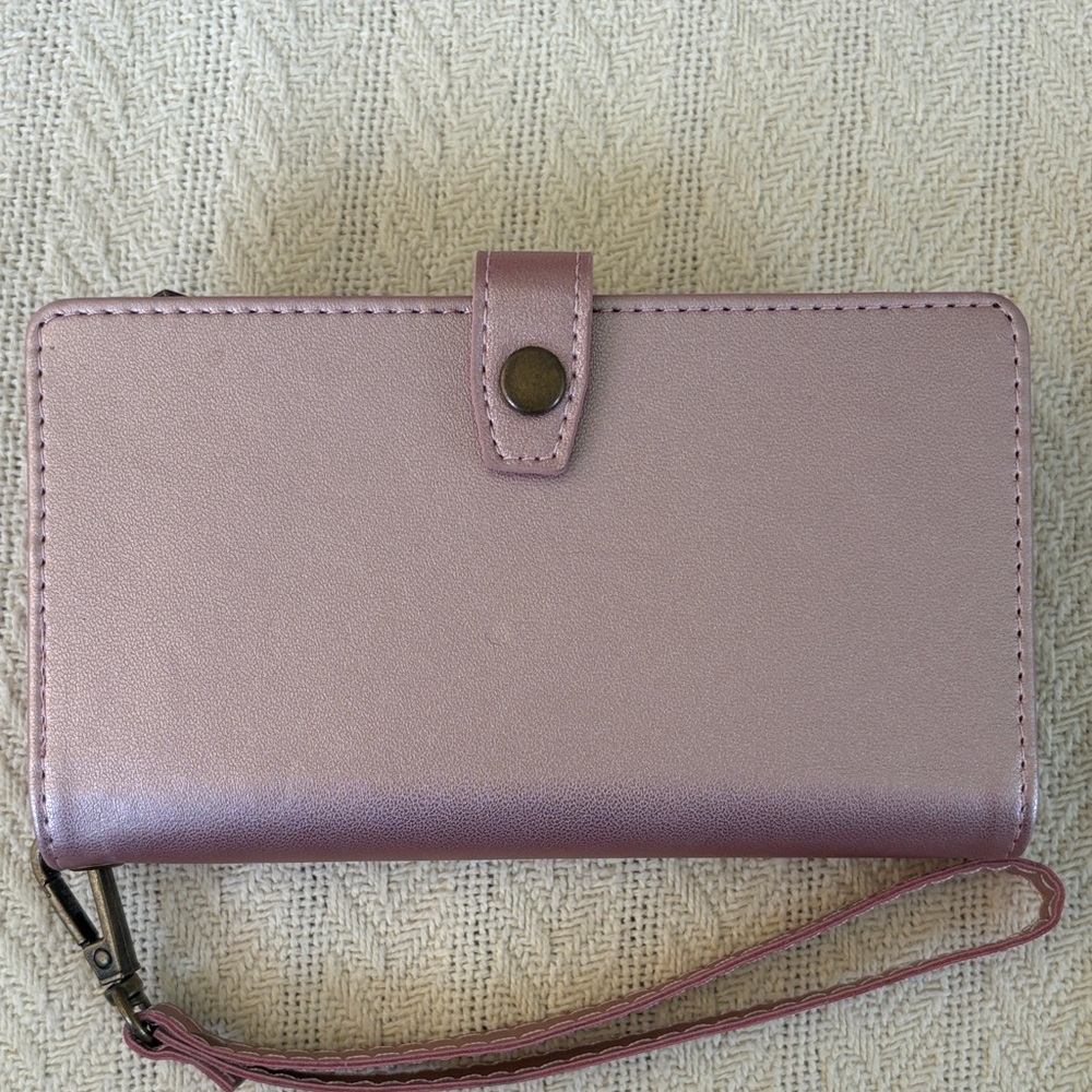 NWOT Light Pink Wallet Wristlet Snap and zipper closures